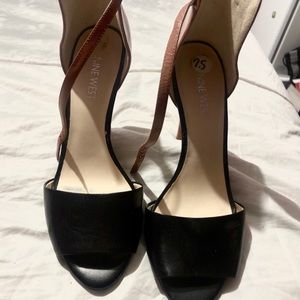 New Women Nine West Brown and Black shoe size 7.5
